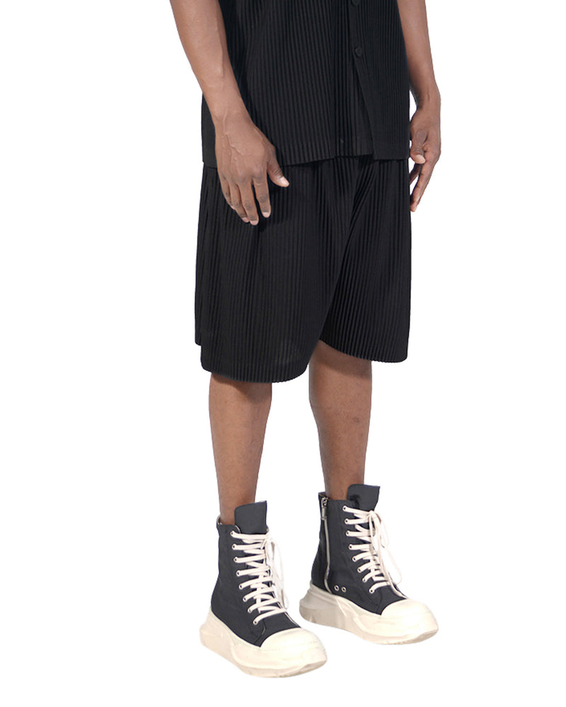 CRTA© "Sombre" Pleated Shorts